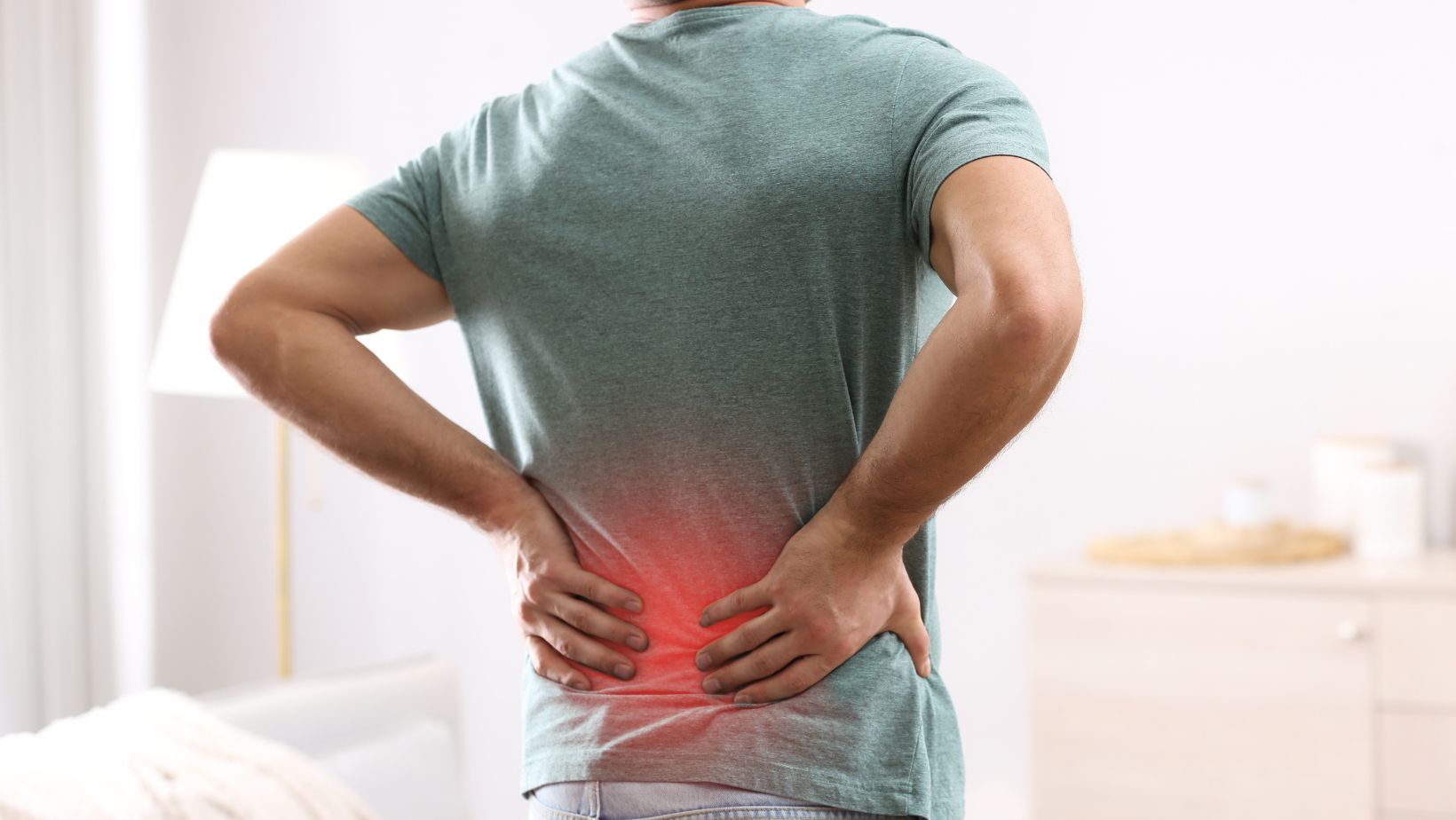 lower backpain cause by vitamin deficiency